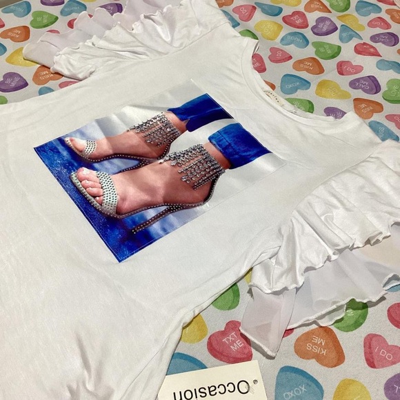 Women’s White T-shirt with Bejeweled High heel 👠 print Ruffled Sleeves Top - Picture 3 of 4